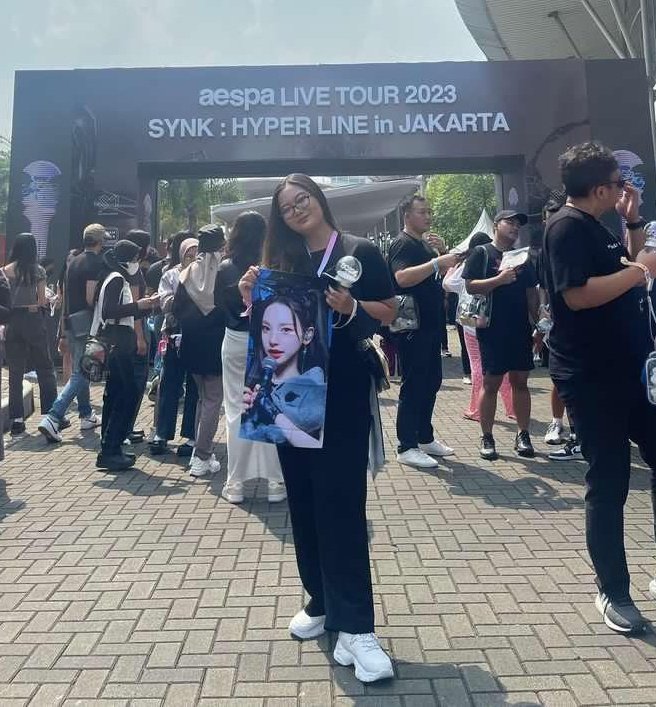 11rennaam__'s tweet photo. It's getting real🔥🔥
Thankyou @aespa_official @AESPAINAUNION for the great experience🖤❤️

#SynkHyperlineInJAKARTA #SYNK_HYPERLINE #aespa_SYNK_HYPERLINEinJAKARTA https://t.co/b3WaCepNEO