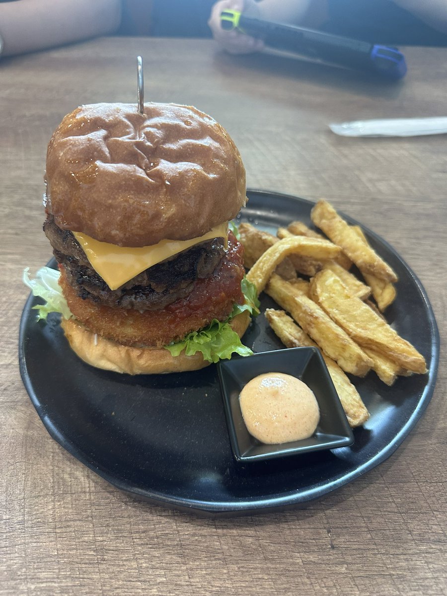 Hallon1211jpCom's tweet photo. しまうまバーガー🍔 https://t.co/rfkRn53EEL