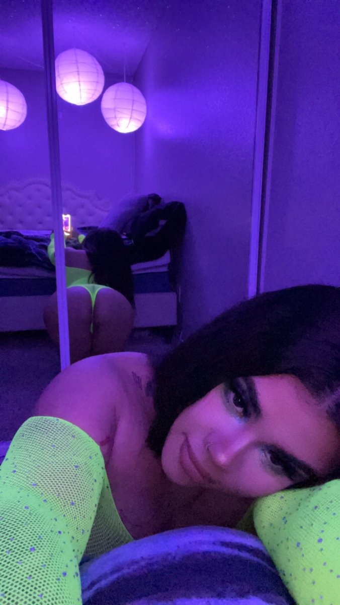 yuleemarip's tweet photo. Rave bae? https://t.co/j6bMaAQSPf