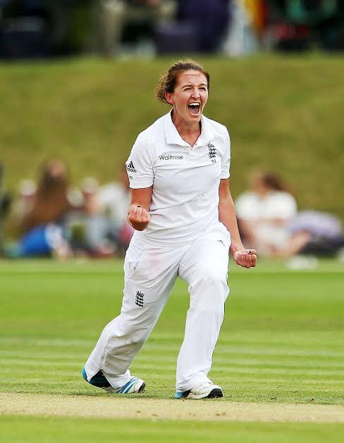 30+ overs in 5 sessions after months suffering from a parasite and 11 rounds of medication, antibiotics, limited preparation. Gutsy from @katecross16 <a href="/NoBallsTCP/">No Balls: The Cricket Podcast</a>