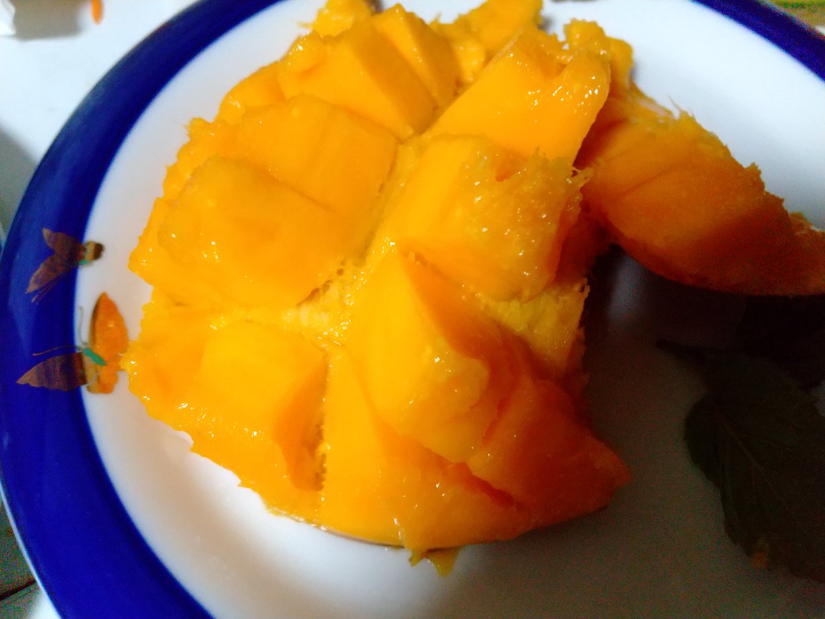 旅人cafe TOY BOX on Twitter "フレッシュ完熟マンゴー追加到着 1/2こで400円税込です 紫陽花祭り開催中の雨引観音