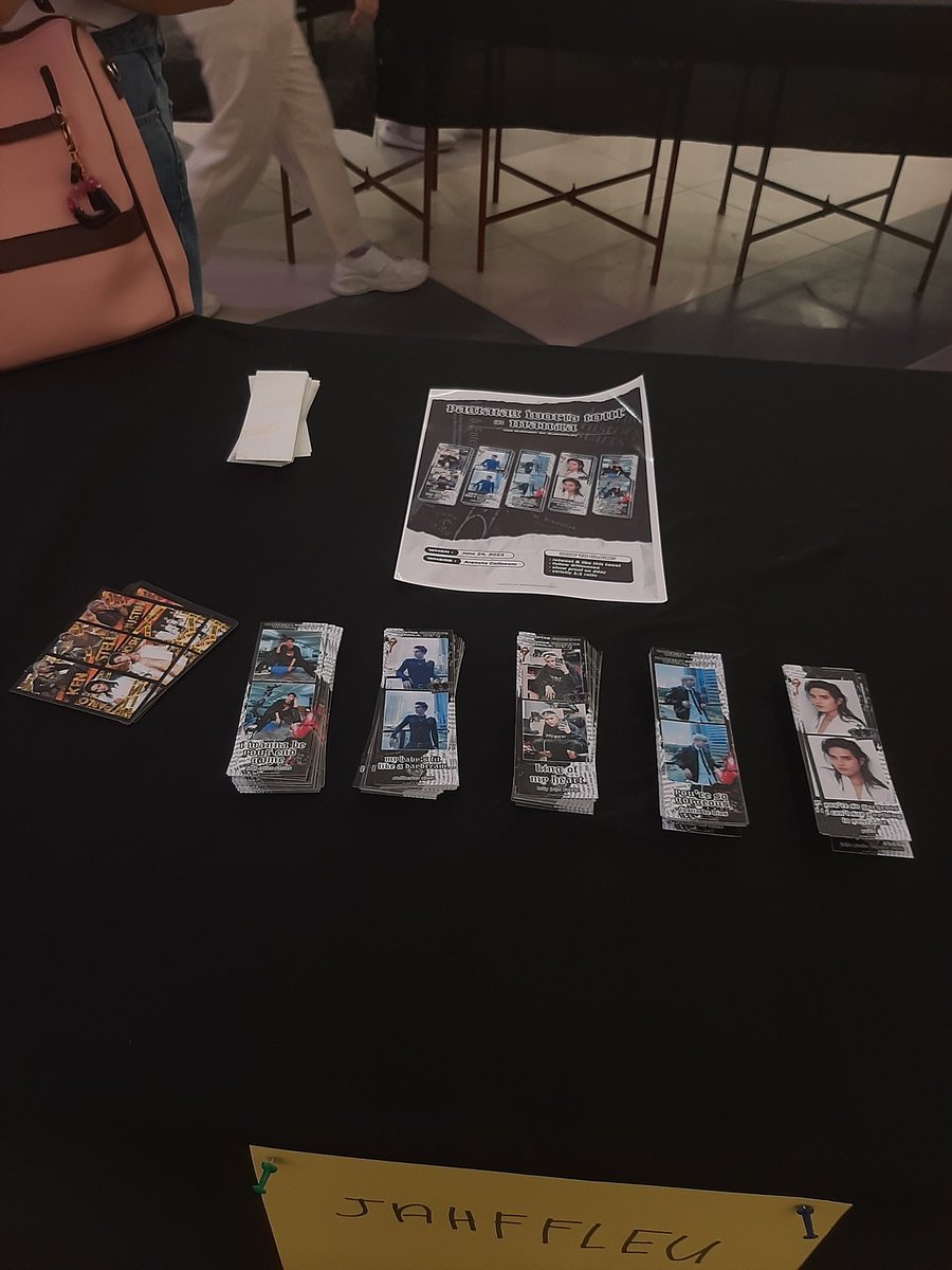 jahffleu's tweet photo. enlo! huehuehue naiwan q yung postcards sori sna mapatawd em. see u po d2 n em sa a'tin zone hahaha

@SB19Official #SB19
#OneATINPagtatagManila #OneATINFreebiesZone https://t.co/OexggIcuNi