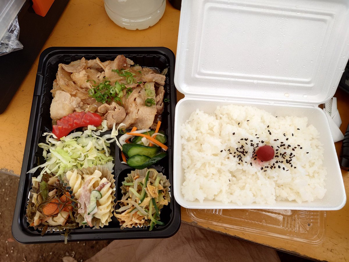 Kas_desuyo's tweet photo. 本日はヘッドアックスさんでサバです。
昼飯は焼肉弁当😀 https://t.co/ULq8HJ6qNh