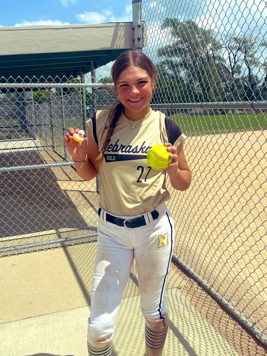 #27 with another 💣!  Keeping working hard, Karlie!  #DingerDucky 🐥#WorkersAlwaysWin #GoldDNA