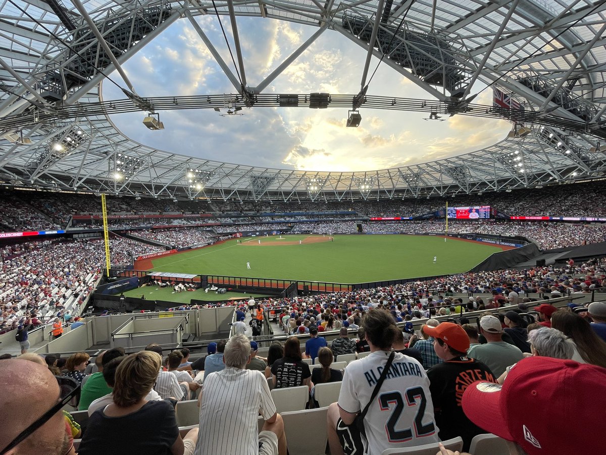 What a treat seeing Major League Baseball ⚾️ in London today. Awesome atmosphere #StLouisCardinals #ChicagoCubs #LondonSeries