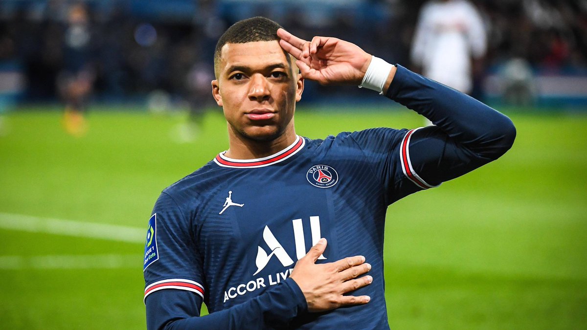 Pour les fans du Real vous préférez que Ronaldo Juventus rejoigne le Real ou mbappe 2021/2022