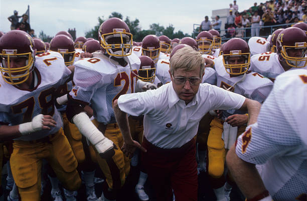 Lou Holtz getting his #MinnesotaGoldenGophers ready to dominate.

#Minnesota #CollegeFootball #CFB #BigTen