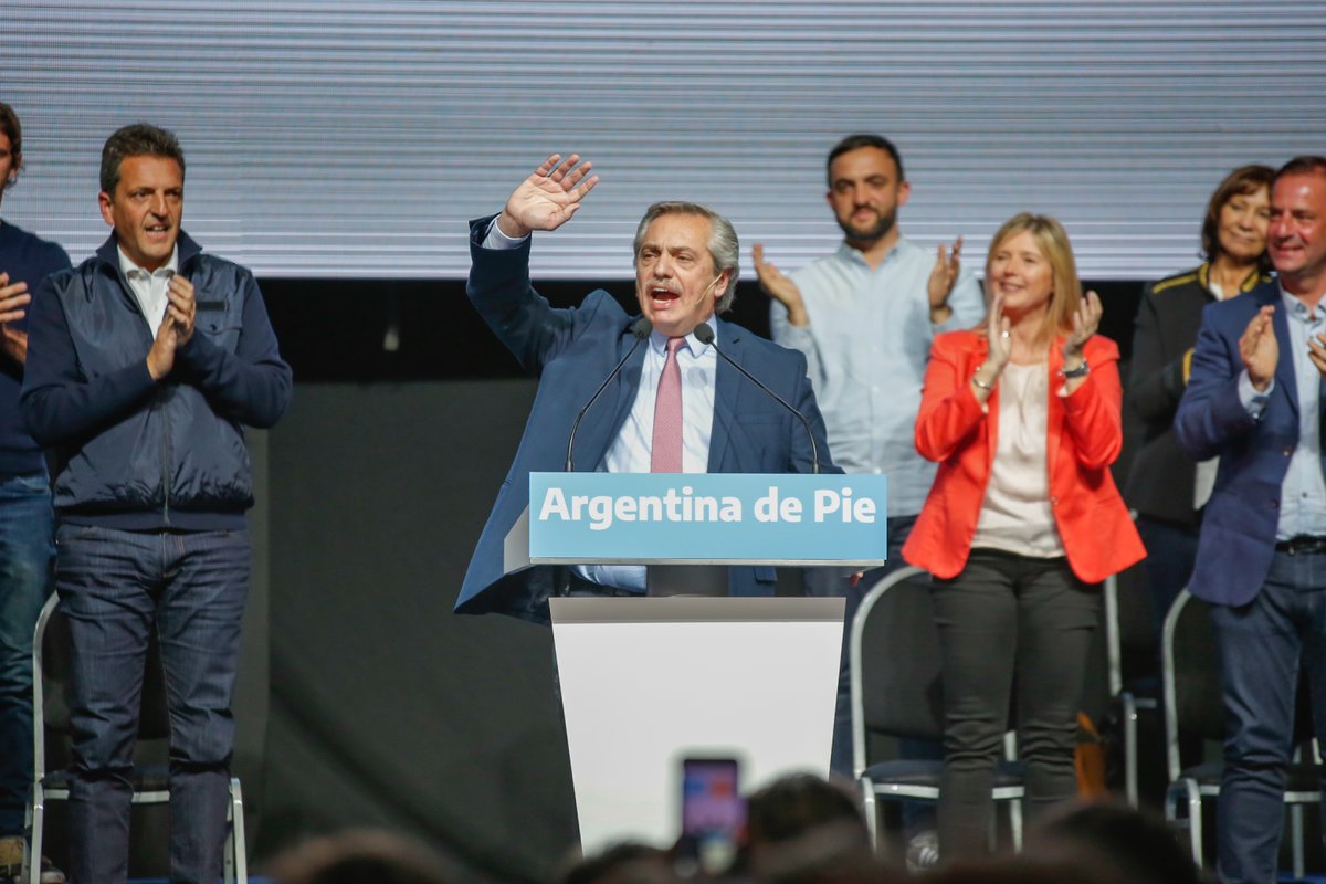 m_dalaison's tweet photo. El hombre del momento. #sergiomassa con #albertofernandez en un acto de campaña elecciones presidenciales Argentina de 2019.

Estadio Arenas, Malvinas Argentinas, Prov. de Bs. As. octubre 2019.
.
..
..
.
#elecciones2023 https://t.co/3PK93kS7Bq