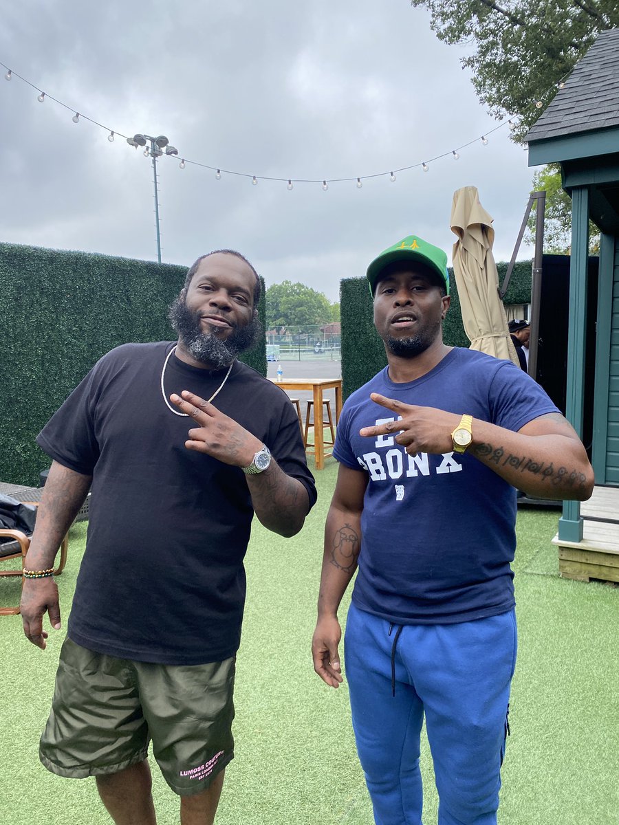 DJHANNIBALROYCE's tweet image. Lunch break with @TekSmokeeLah #smifnwessun #HipHop50