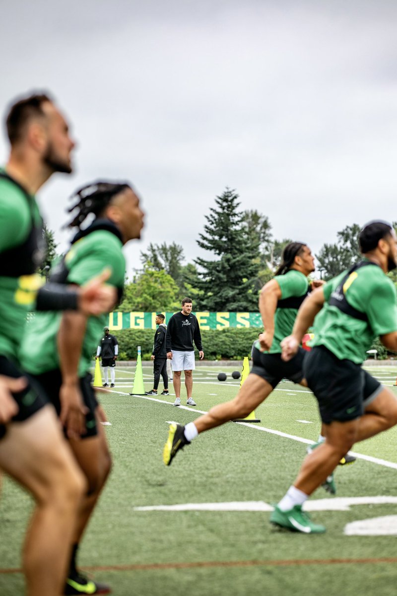 oregonfootball's tweet photo. Weekend Reps ๐ฆ๐จ
#GoDucks https://t.co/SGm0dGCqHZ