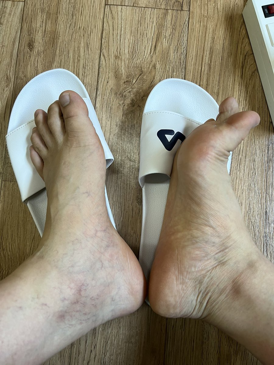 jeoaodj's tweet photo. 발 빨 분? 발 발려 주실 분? #부산게이 #남자발 #발냄새 #서면 https://t.co/aQY9RgasO1