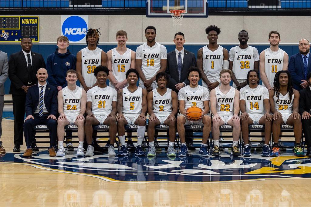 AydenWarren12's tweet photo. After a great talk with coach @_DerekAlleman, I am blessed to receive my first offer from @ETBU_MBSK.  #AGTG @SMTigersMBB @coachkirk318 @Jake_Bankston3 https://t.co/qrsf7aEosc