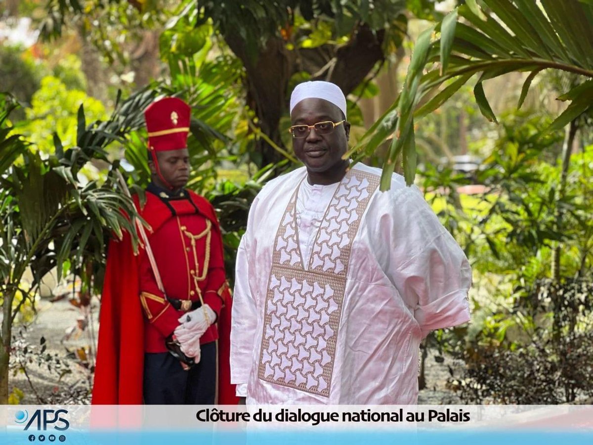 Clôture dialogue national en présence de la classe politique et de la société civile.