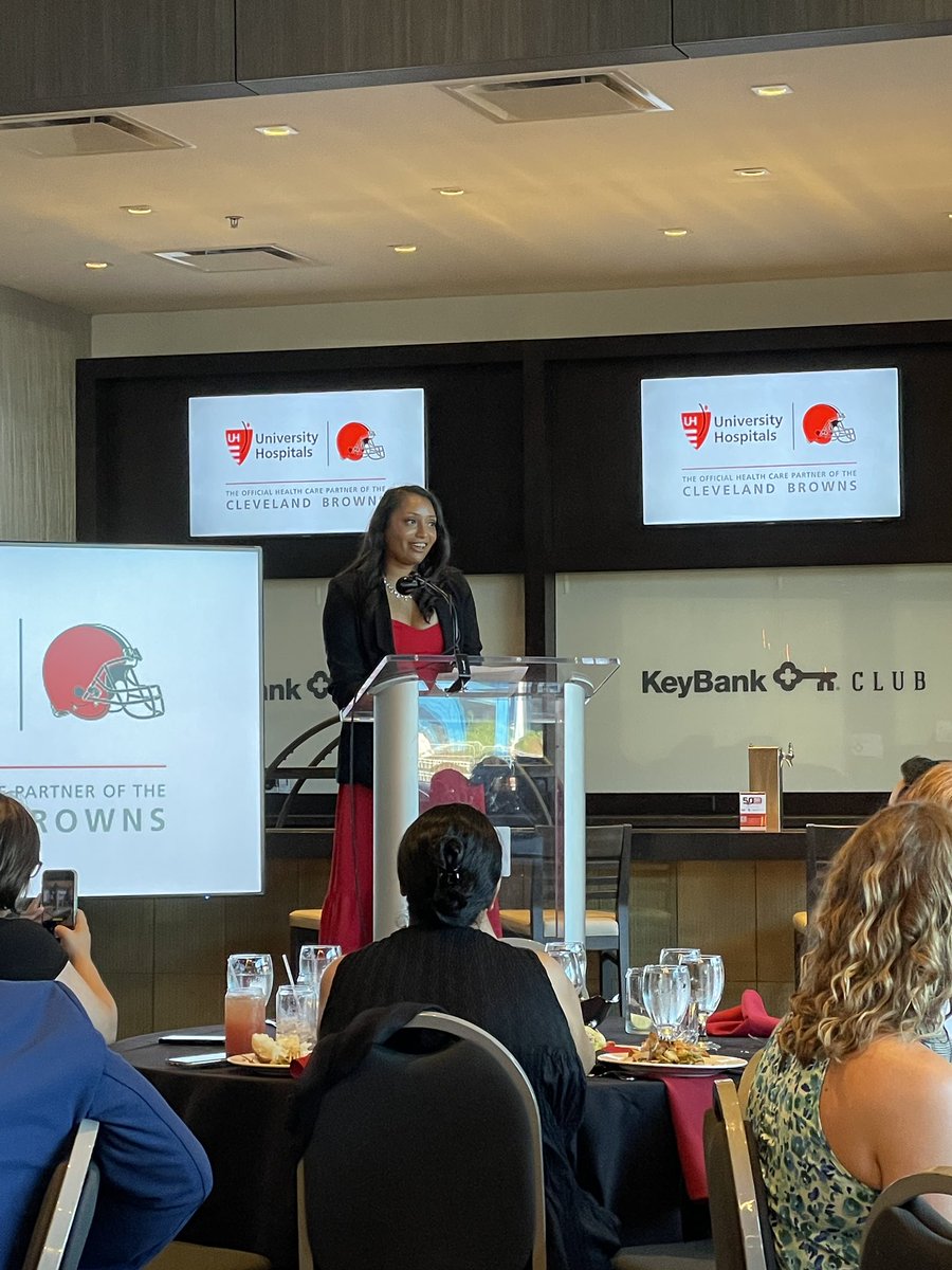 CaseUrology's tweet photo. Congrats to our grads who we celebrated at @ClevelandBrowns stadium this afternoon! Already missing you dearly, but so excited for your next chapters 🍾 @lynnlwoo https://t.co/CaNxwS9Mr8