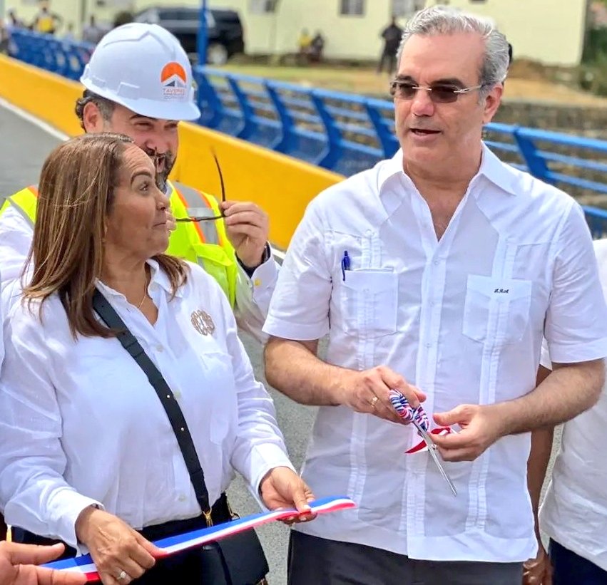 ztaveras's tweet photo. Gracias siempre por su confianza Sr. Presidente @luisabinader vamos por más. #EstamosCumpliendo #EstoEsCambio #PPLA https://t.co/DftteXD6c0