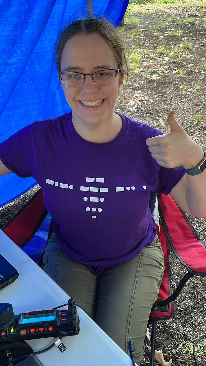 #ARRLFD Ops have screeched to a halt while everyone is trying to figure out what <a href="/KM4Ruth/">Ruth - FN10</a> ‘s shirt says!! First line is vertical, second line is horizontal. WC3R.