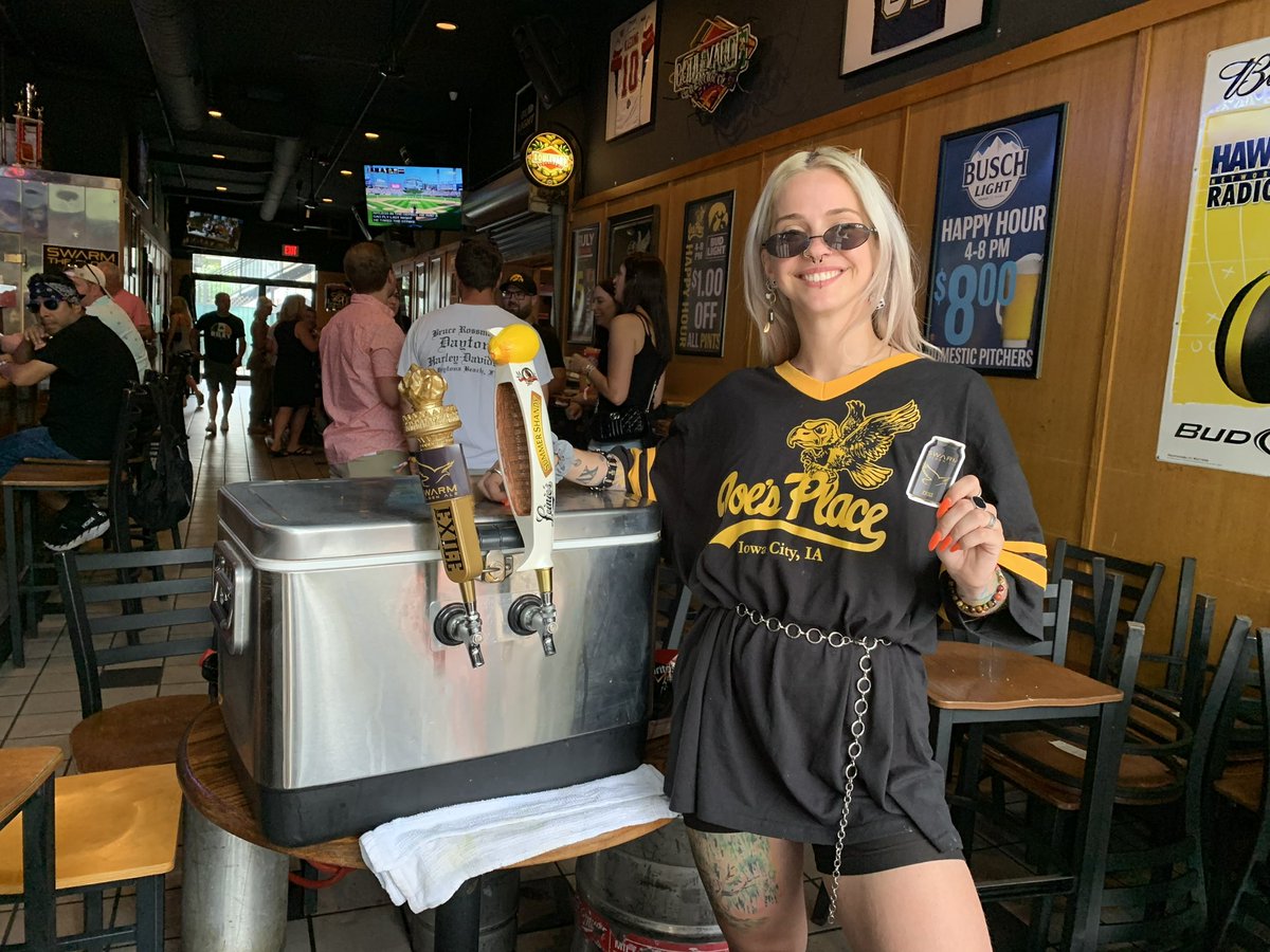 Iowa City Block Party in full swing! Come grab some Swarm! 

<a href="/JoesPlaceIC/">Joe's Place IC</a> 
<a href="/BrothersBarIC/">Brothers Iowa City</a> 
@SportsColumnIC 
<a href="/MickeysDowntown/">Mickey DSM</a> 
<a href="/BojamesBar/">Bo-James Bar</a>