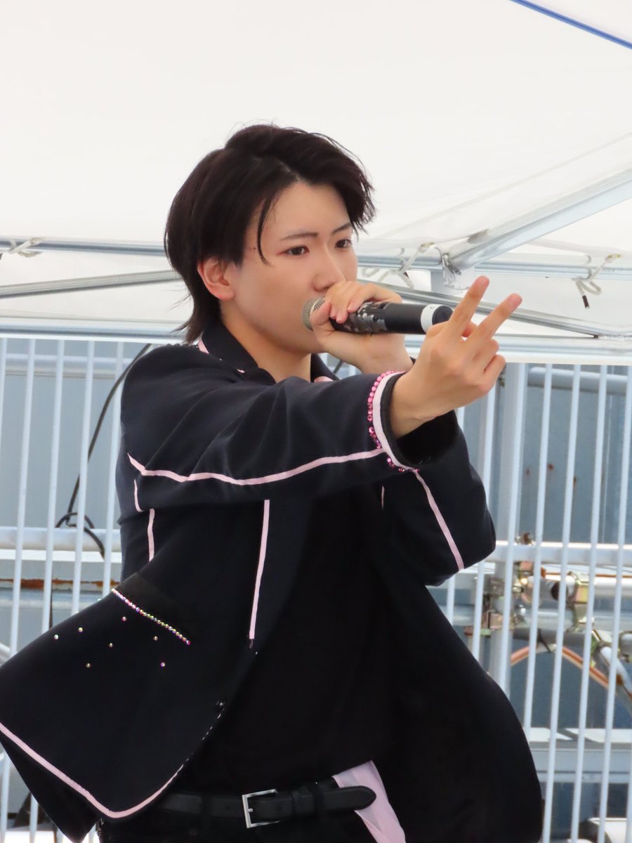jlb777300's tweet photo. 札幌PARCO ROOFTOP LIVE🎤
ライブプロ
2023.6.24
#ライブプロ
#ワンラブ
#RUCKY
#YUICHIRO
#KAI
#札幌PARCO https://t.co/NYIHvncUNJ