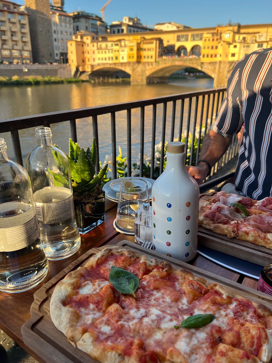 alieray_'s tweet photo. @Architectolder I can suggest Firenze to everyone !🇮🇹🍕 https://t.co/zziUiPAINk
