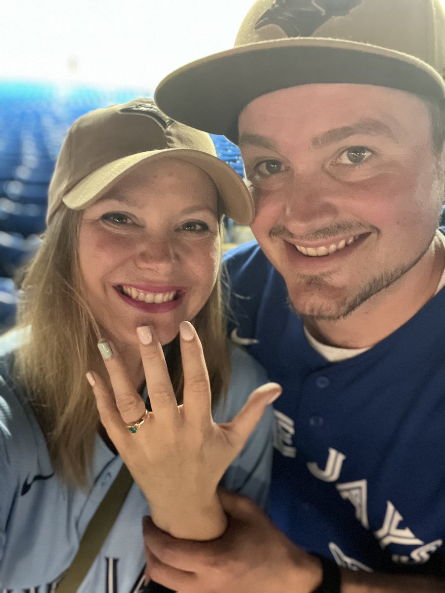LesleeNickers's tweet photo. @MLB @BlueJays @Sportsnet https://t.co/nkStJQcORj