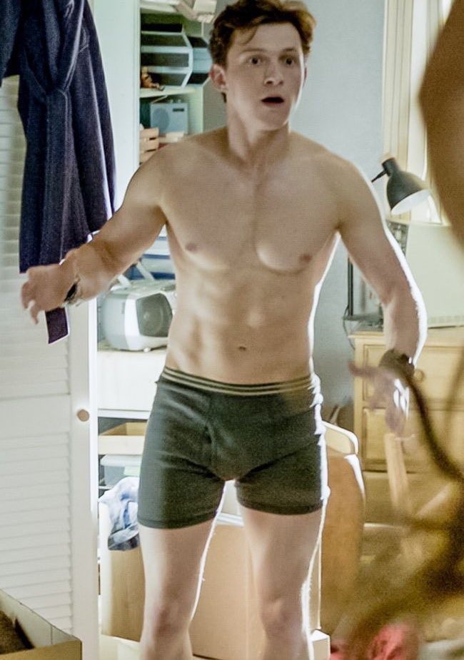 i will never get tired of seeing tom holland in underwear 😍🥵