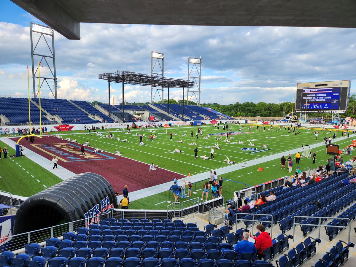 chrisshonk's tweet photo. Almost gametime @USFLPanthers https://t.co/Yi4dM7Omwi