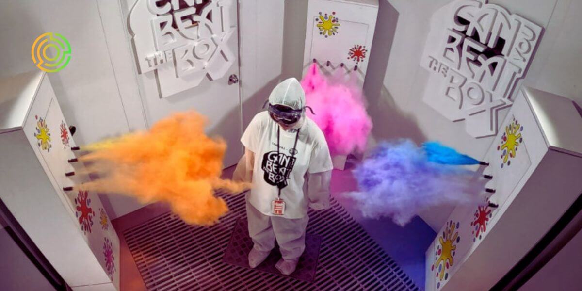 geek_metaverse's tweet photo. Samsung’s new Augmented Reality Game shoots powder if you lose

https://t.co/wN9IvO9BNi

#ar #AugmentedReality #VirtualReality #augmentedrealitygame #argames #argaming #gaming #games #tech #Samsung https://t.co/BqvQaijVrW