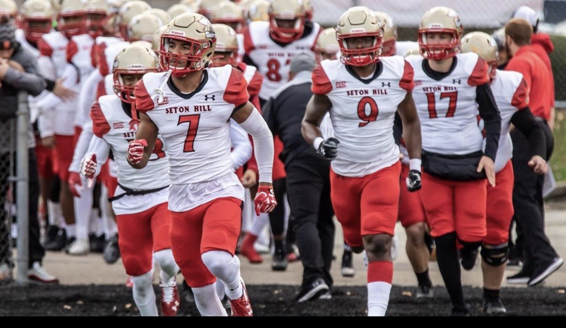 Im_Jaycob's tweet photo. Blessed to receive an offer from Seton Hill University!  @CoachKevinMay 
@CitrusFootball @Coach_Hayashi @KevinPuckettJr @ant_arguello @shanevirnala https://t.co/lAq7KjuXWR