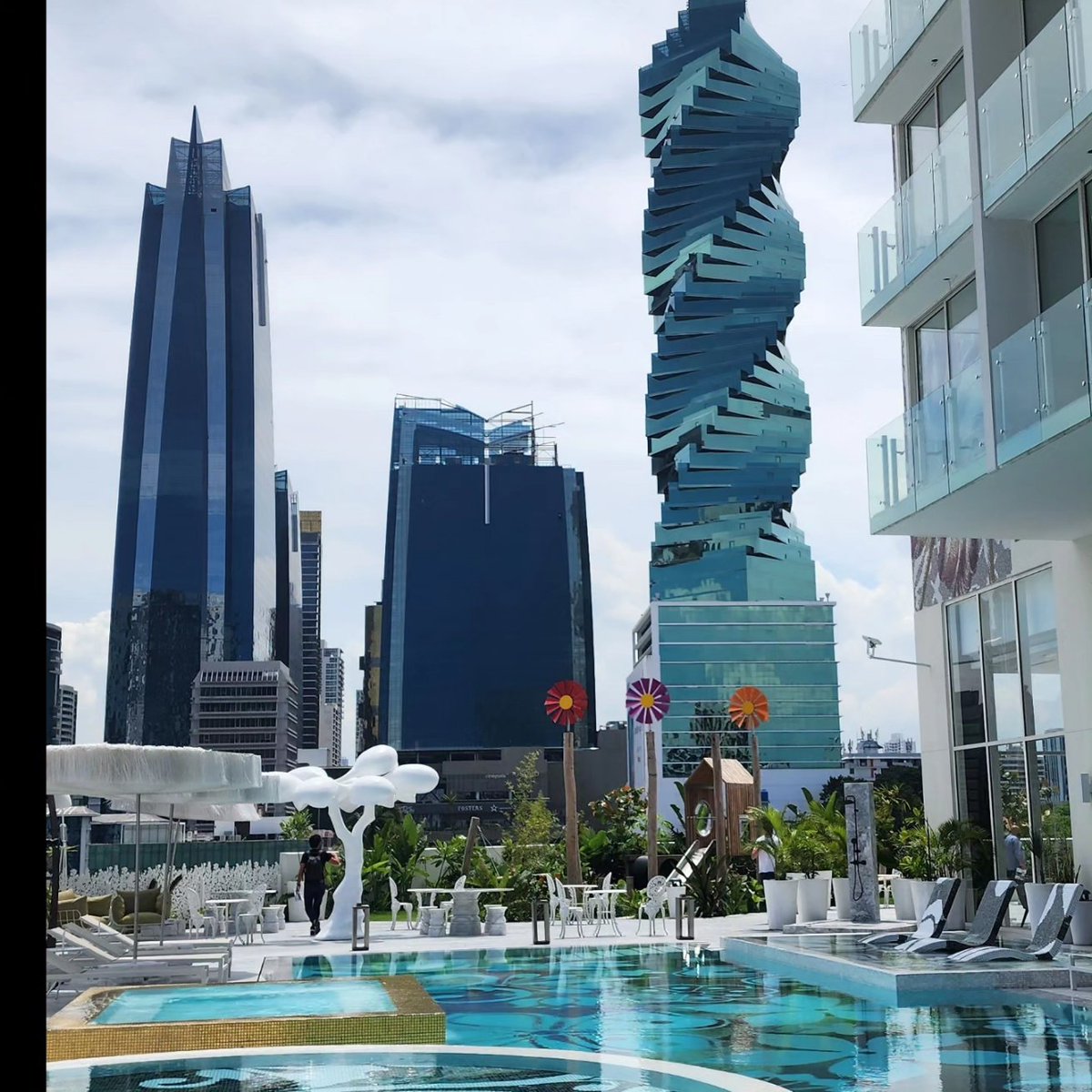 patricioorbe's tweet photo. Del 6 al 10 de Junio visitamos la ciudad de Panamá y asistimos al #eldi2023
El primer día fue también visitade 8 proyectos increíbles
#panama #panamacity #eldipanama
@4SRealEstate https://t.co/YQhfhp97q9