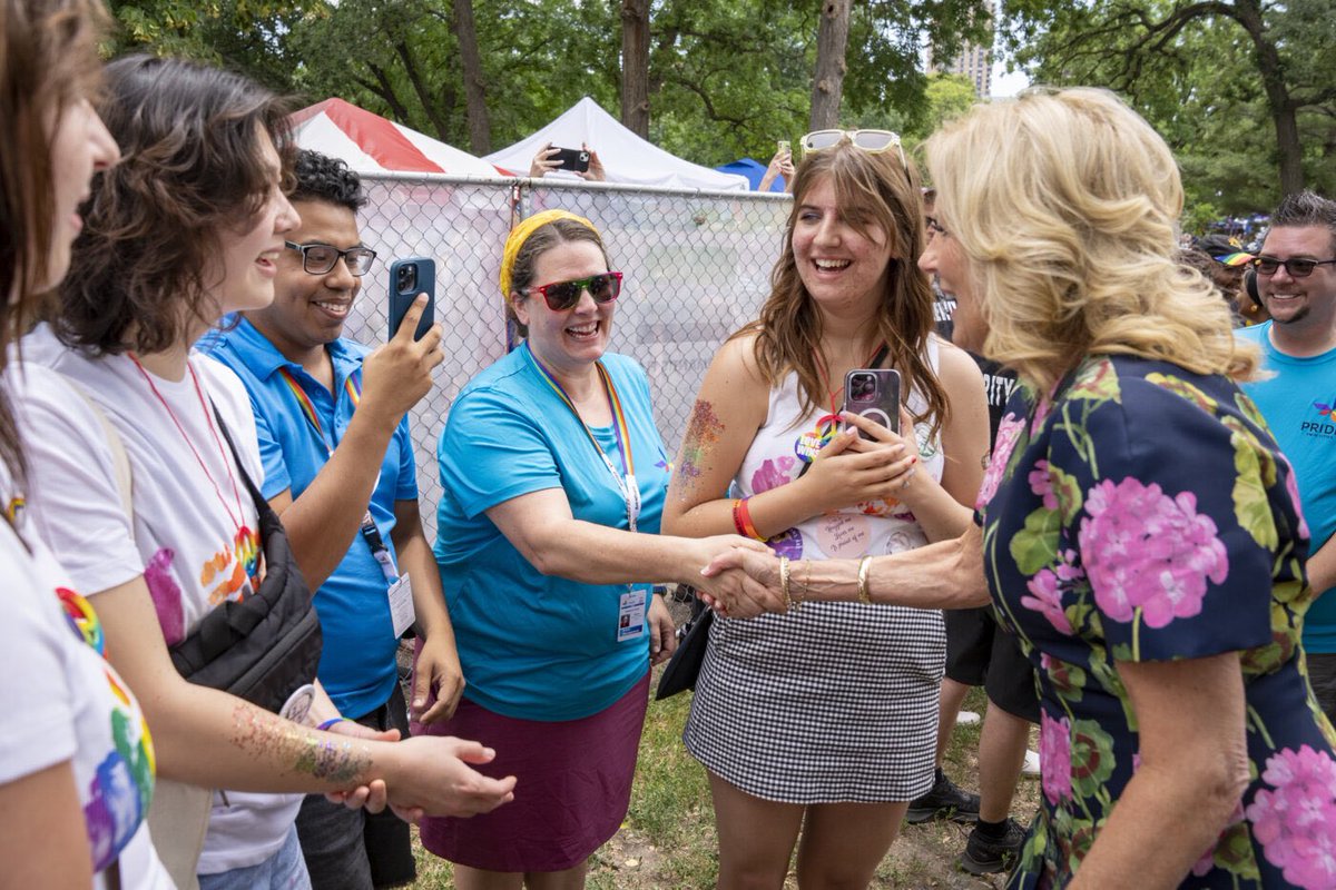 FLOTUS46Archive's tweet image. Happy Pride, Minneapolis and Nashville! Today, we’re here to say that you belong. That you are beautiful. That you are loved.

Joe and I will stand with you always.