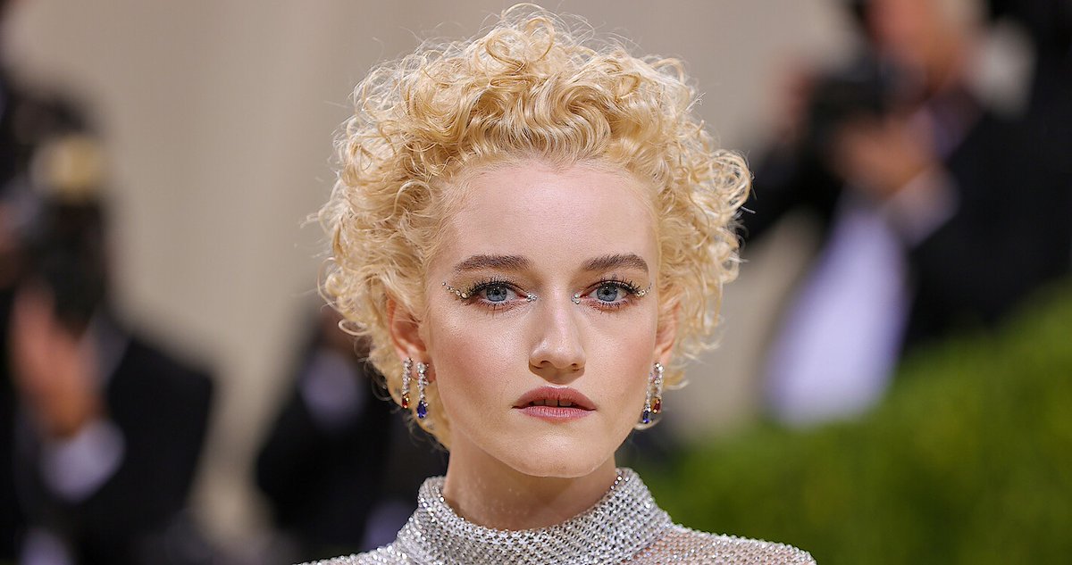 A ROSEMARY’S BABY prequel is coming, it’s called APARTMENT 7A and stars Julia Garner. It’s also directed by Natalie Erika James who helmed 2020’s RELIC. An attendee at a recent test-screening for this prequel called it “very intense.”

tinyurl.com/32vh82fn