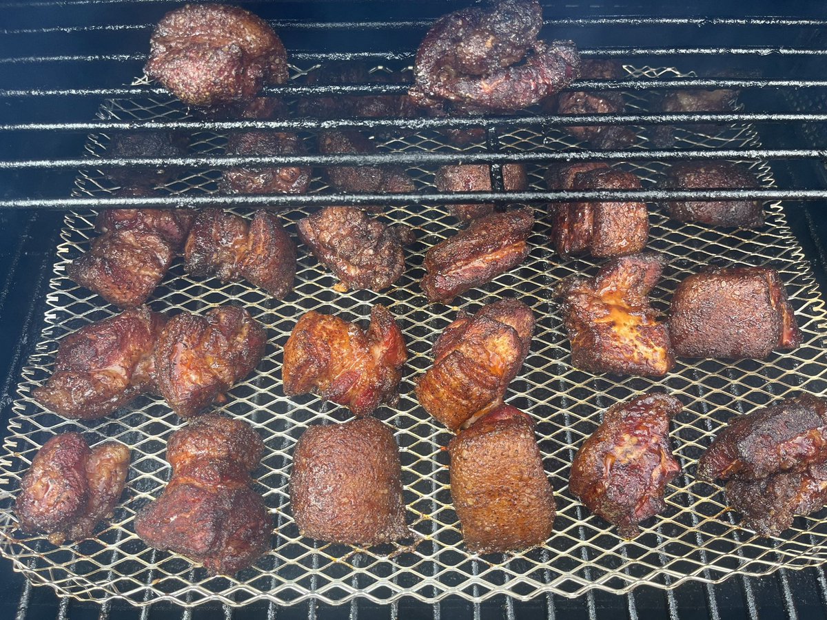 uswfishingjosh's tweet photo. Pork belly burnt ends. @the_dadchef @SnapFlow69 #grillsmafia https://t.co/y519SJalxj