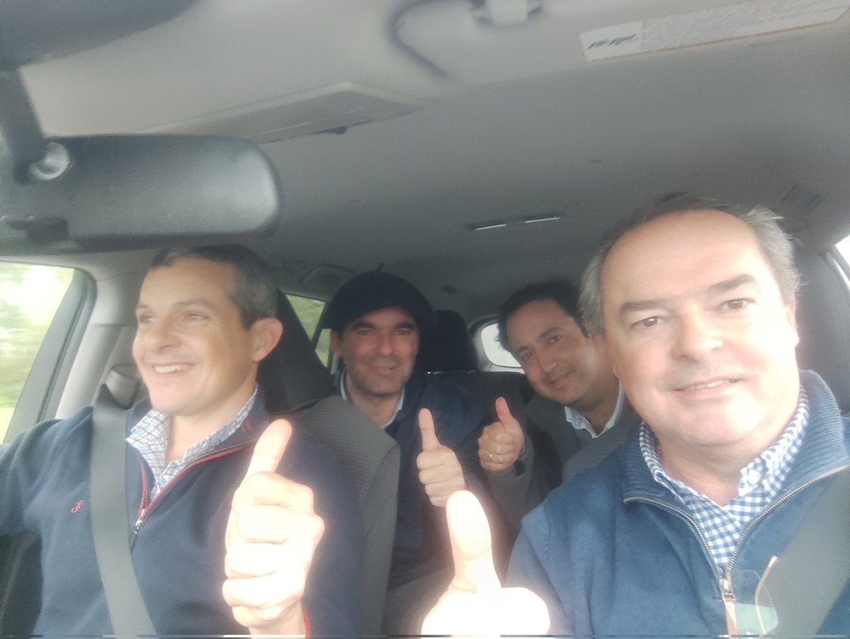 Retornando de la frontera con Canadá
Hay equipo en la camioneta 💪🤣