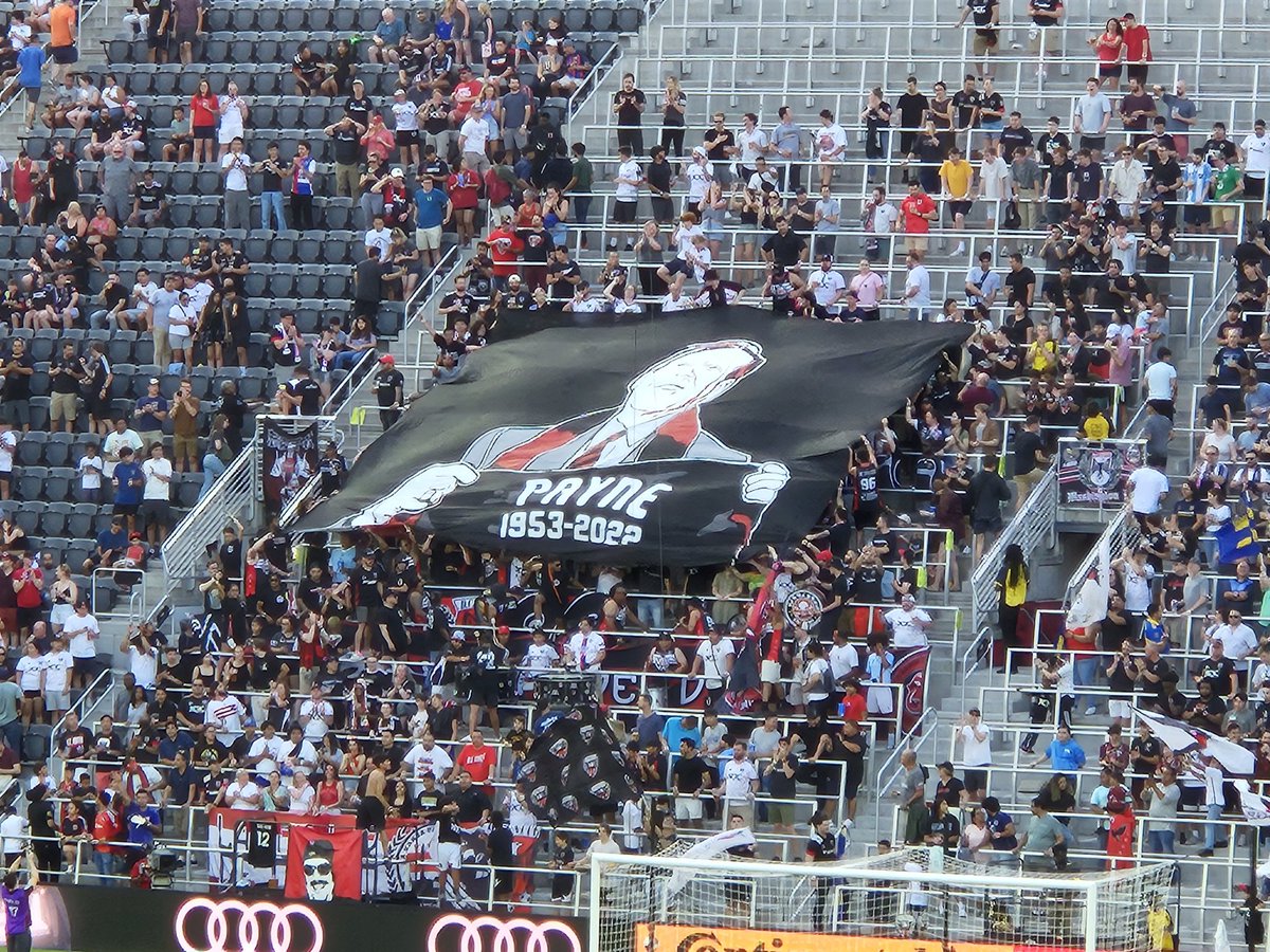 Jose_M_Umana's tweet photo. The supporters at the Chico Stand unveiled a banner honoring former @dcunited president Kevin Payne, who died last year.
The club is honoring during today's today's match. #dcu https://t.co/vLBxyGMC4G