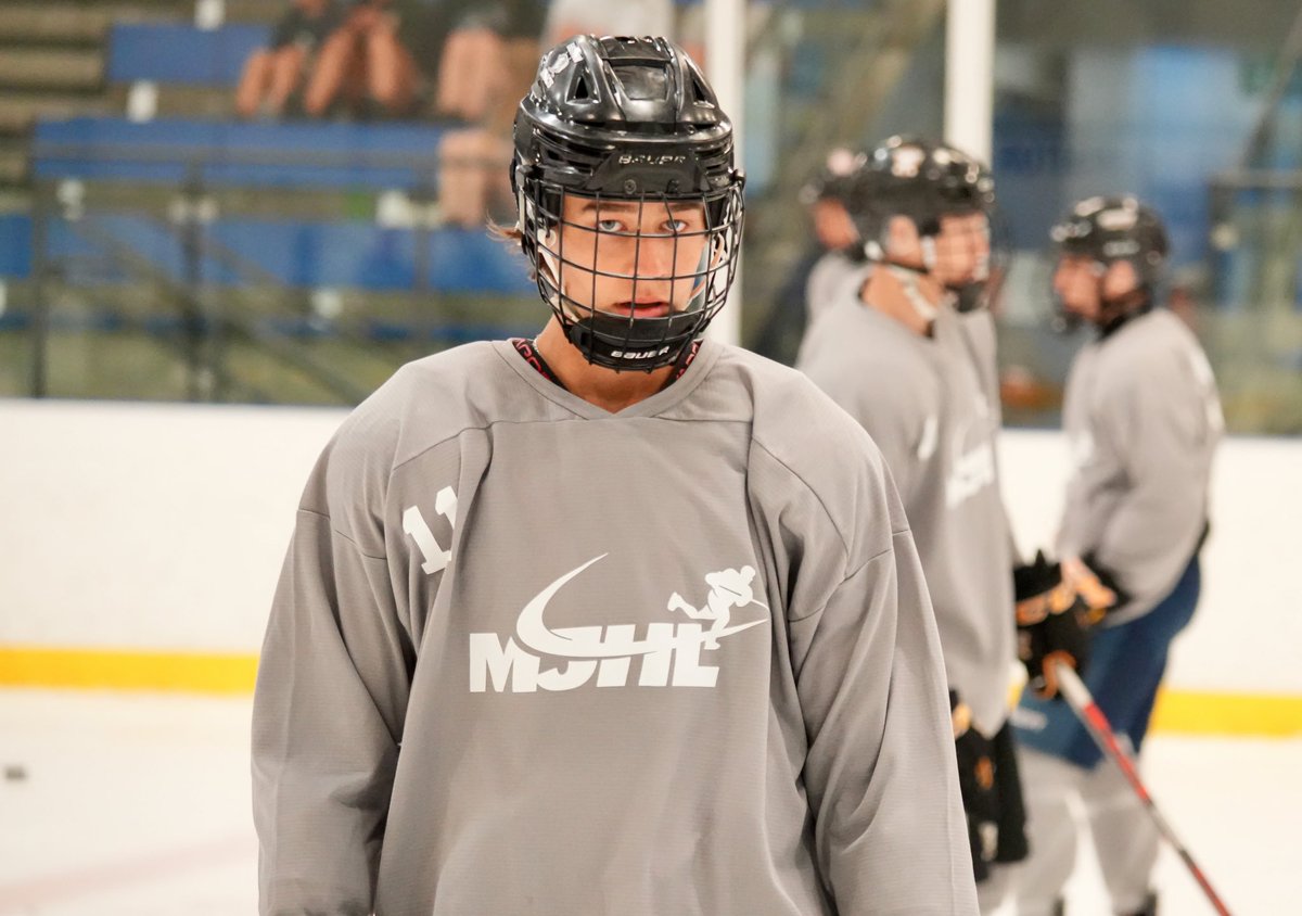 The #MJHLProspectCamp takes place July 20-22 at the impressive @SOsportsplex in Winnipeg. 

The event features 3 divisions of #MJHL Prospects along with the @hockeymanitoba U16 POE Team: 

Premier - 2005 & 2006 
Draft - 2007 
Futures - 2008

#PlayHereGoAnywhere