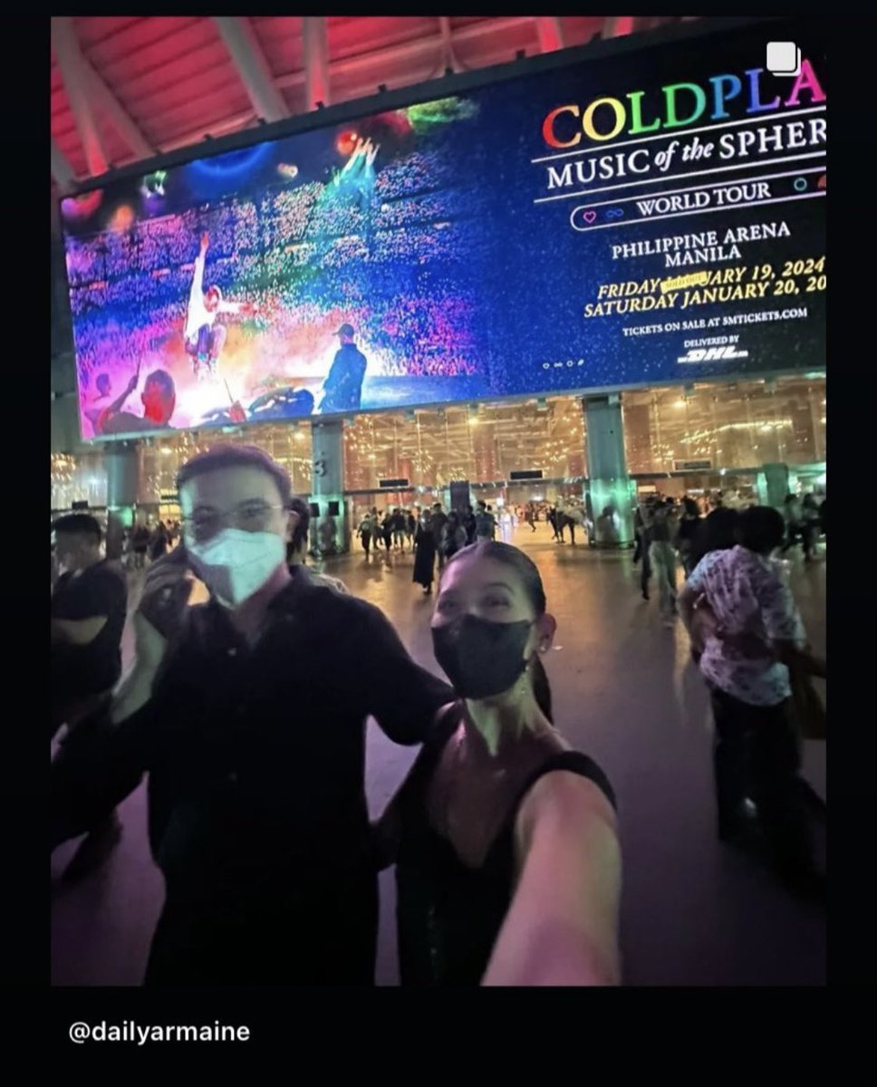 reyzchelle21's tweet photo. Sa Haba ng ht ng mga Samot 😂.. si Arjo pa rin kasama ni Maine sa concert 😂 https://t.co/JSJqkCtnwM