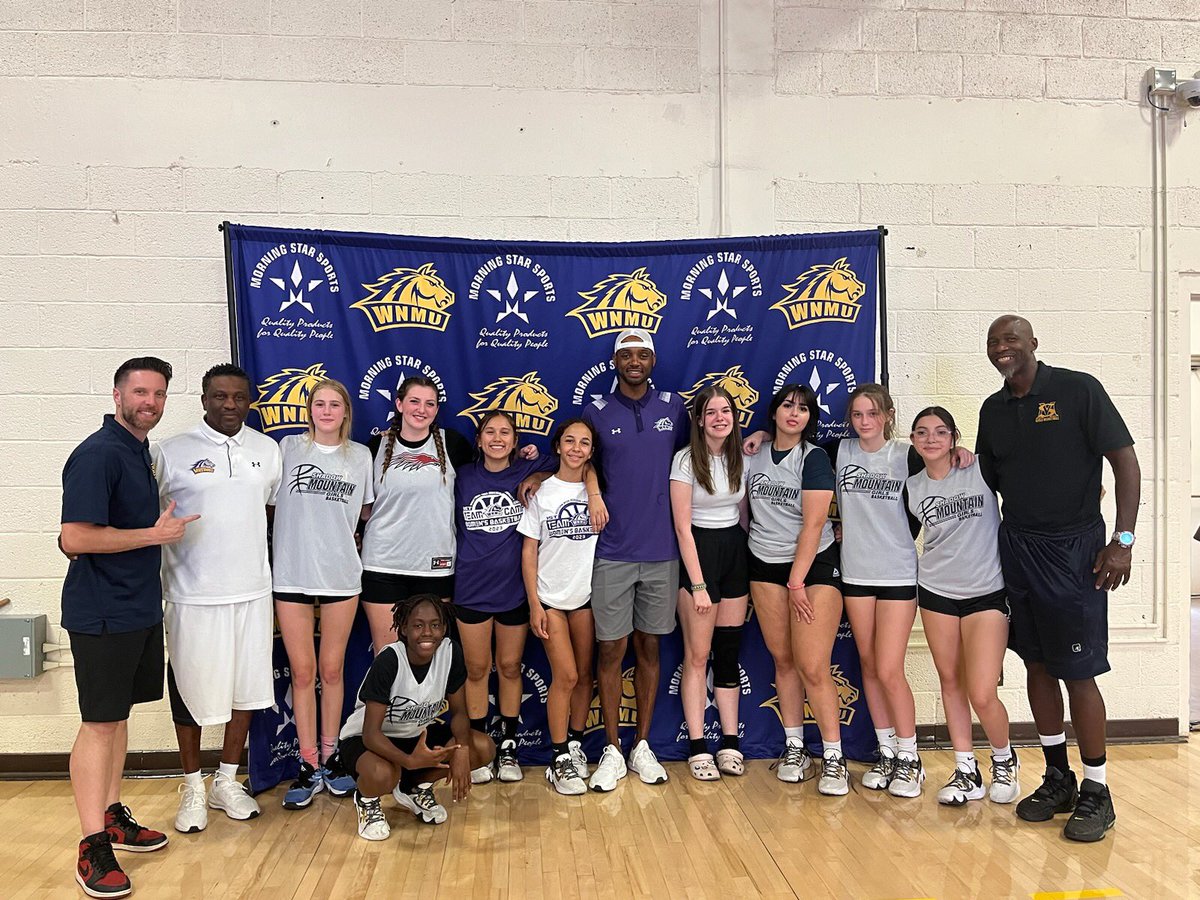 matadorsgbb's tweet photo. Day 2 of the @WNMU_WBB Team Camp! Having fun competing against talented teams and looking forward to what tomorrow has in store. @tynjazzy09 https://t.co/WiWDrlv7t9