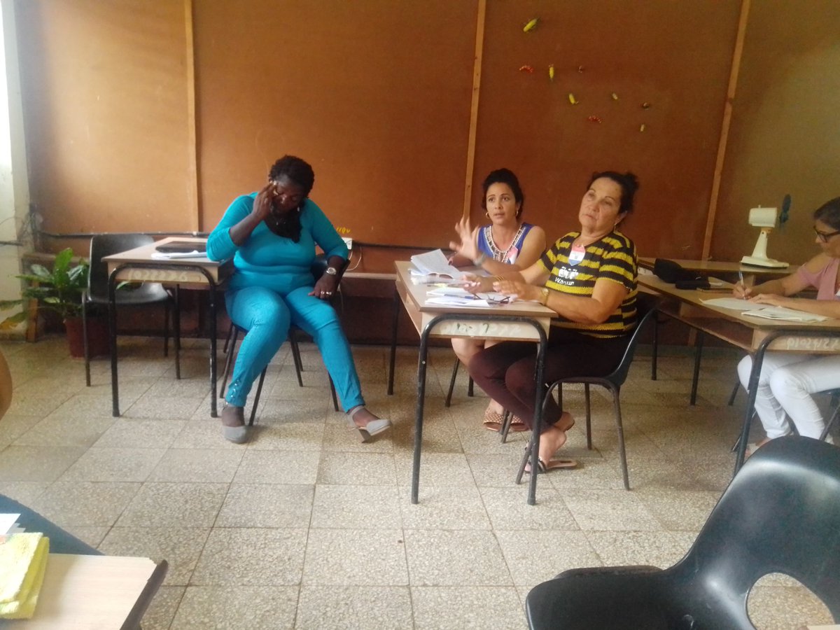 Lzaro50696382's tweet photo. De gran importancia resultó el trabajo de la comisión del recién estrenado equipo de Medía Superior en Primero de Enero donde se evidenció que existen potencialidades para convertirse en un colectivo de referencia. #LatirAvileño https://t.co/gij1TtGaTy