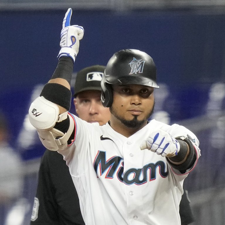 MichaelFreda17's tweet photo. @MLB @Arraez_21 @Marlins A hitting machine who also has only struck out 15 times in about 300 plate appearances.  A man on a mission to hit. #hittingmachine #LuisArraez https://t.co/5dhzmqJ8oy