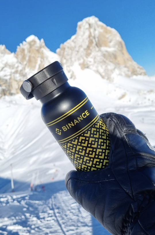 binance's tweet photo. Adventures with the #Binance hydratooor.

📸 @DomOnChain https://t.co/jJw1FOB1VL
