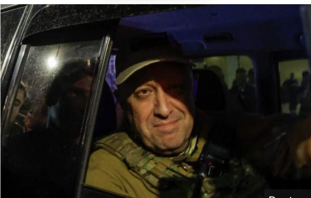 เกิด ‘ดีลลับ สงบศึก’ นาทีสุดท้ายระหว่างปูตินกับหัวหน้า Wagner: 

Yevgeny Prigozhin จะออกจากรัสเซียไปยังเบลารุส และรัฐบาลรัสเซียยกเลิกข้อกล่าวหา “กบฏ” กับเขาและกองกำลังวากเนอร์

เหตุผลทางการ? เพื่อหลีกเลี่ยง "การนองเลือด"

ข่าวหลายกระแสแจ้งว่าปูตินขอให้ประธานาธิบดี Lukashenko