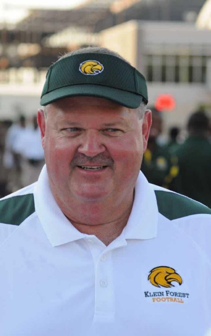 Coach_BCarp's tweet photo. While out of town I learned of the passing of Coach Kenny “Hammer” Hammock. There’s no way I can repay the gratitude I have for him. He allowed me to grow in so many ways that impacted the HC I’d later become. Thanks for giving me my break in KlSD. You’ll be missed Coach! #WERKF https://t.co/A1FhBCCdvz