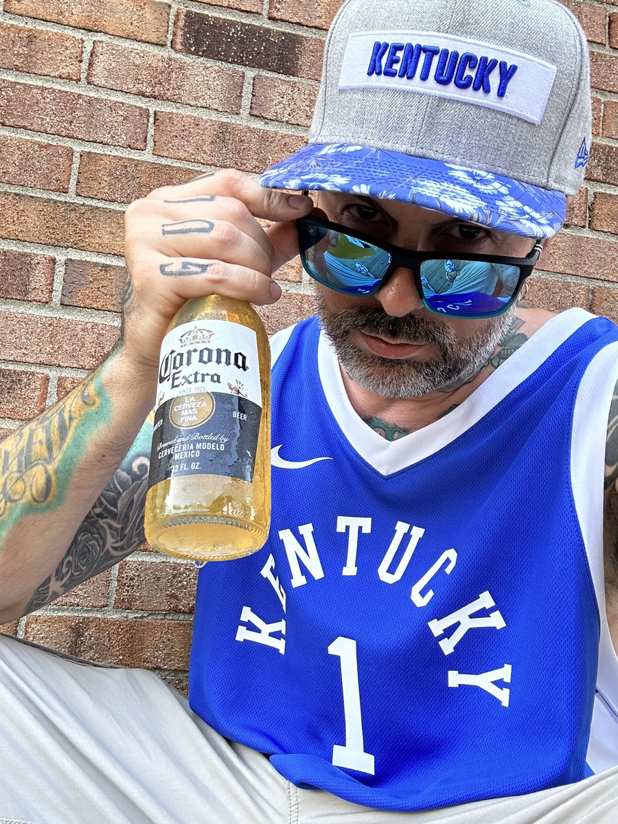 I gotta say… today was a good day!
#vibes #summer #SummerVibes #kentucky #ky #kentuckywildcats #beardgang #bigblue #bbn #blue #hot #sunshine #coldbeer #corona