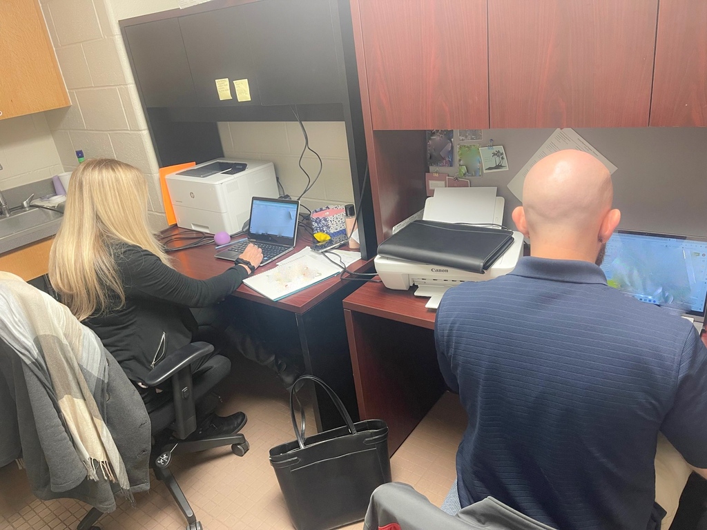 ChrisAtwoodFND's tweet photo. Here’s a sneak peek behind the scenes with our incredibly hard working #HOPETeam at the Fairfax County Adult Detention Center 🫶
If you’re incarcerated, transitioning out, or concerned about a loved one, call/text our #peer warm line for #support today: 703-653-4221 https://t.co/QGq0hbEBpm