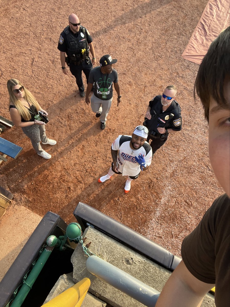 tyler47623☄️🛸 (@tyler47623) on Twitter photo Big Shout Out To <a href="/demetricfelton7/">Demetric Felton</a> @pdontplay <a href="/Juan_Thornhill/">The Chosen Juan👑🙇🏽♂️</a> . Thanks for the Photos! Big Shout Out To <a href="/demetricfelton7/">Demetric Felton</a> @pdontplay <a href="/Juan_Thornhill/">The Chosen Juan👑🙇🏽♂️</a> . Thanks for the Photos!