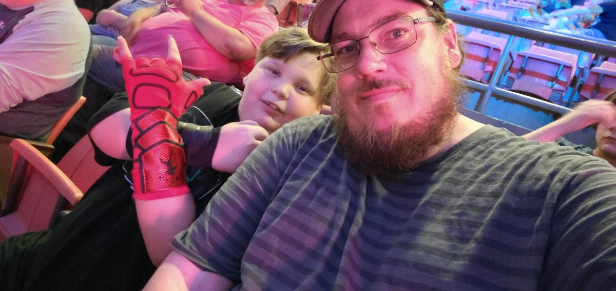 _oggball469's tweet photo. We here let's go!!!!
#WWEMONROE https://t.co/gdVF0LJR1a