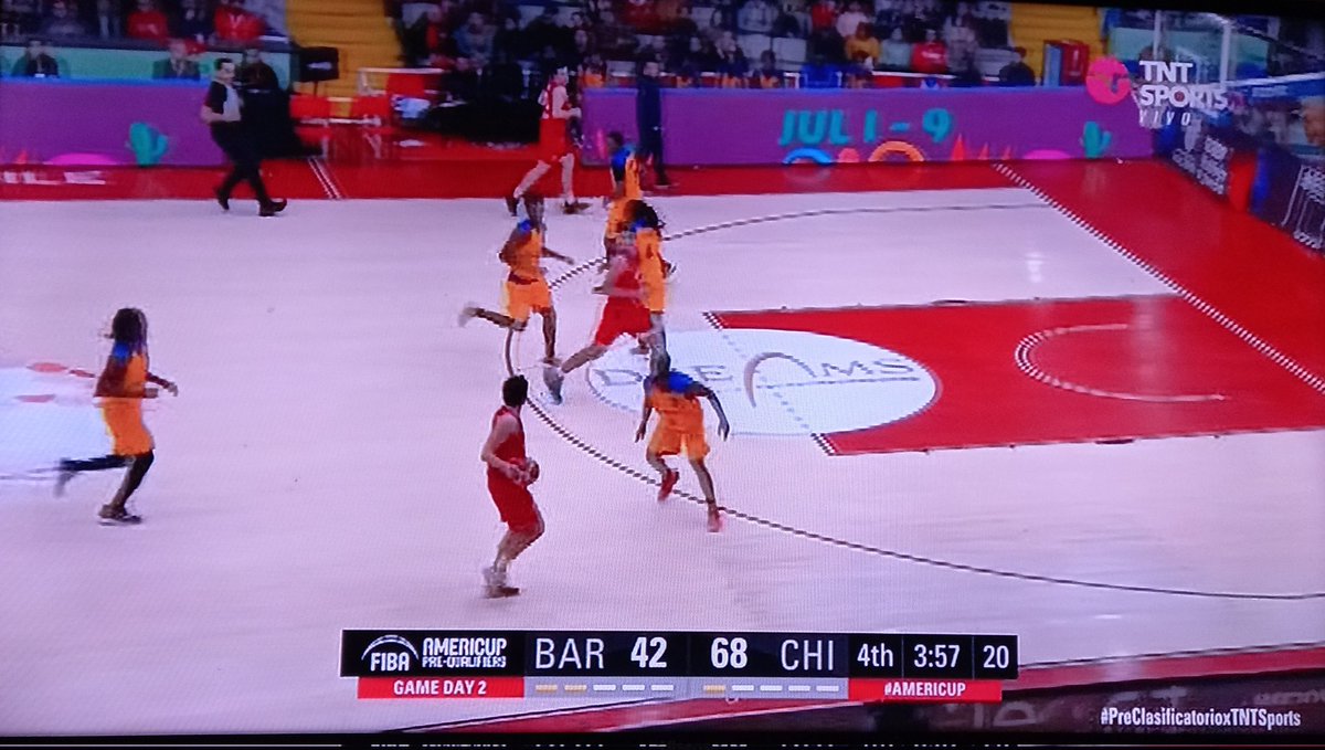 DonEfrax90's tweet photo. Disfrutando del partido de basquetbol, Vamos Chile, y que mejor aquí, en Valdivia !!! Excelente transmisión 🙌 #preclasificatorioxtntsports https://t.co/5vZmWrCNKI