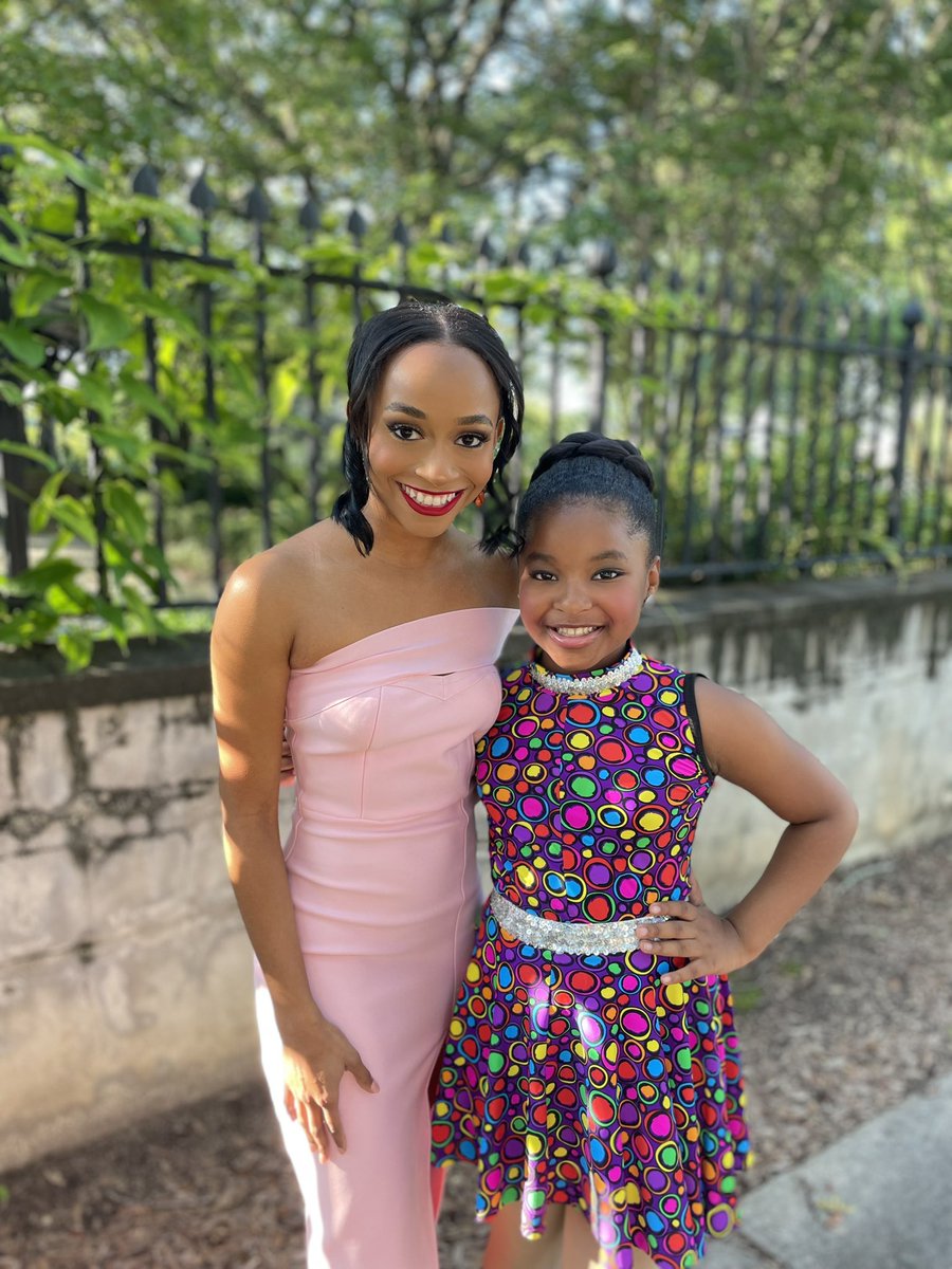 CurisaTucker's tweet photo. Rooting for #MissGamecock Jordyn Lewis tonight in the Miss South Carolina Pageant! Tune in tonight at 8:30PM. Savannah will be on stage!

Midlands: Wach Fox 
Pee Dee: ABC 15 
Upstate: WLOS 13 
Lowcountry: ABC 4 https://t.co/LTzwGNHiFQ