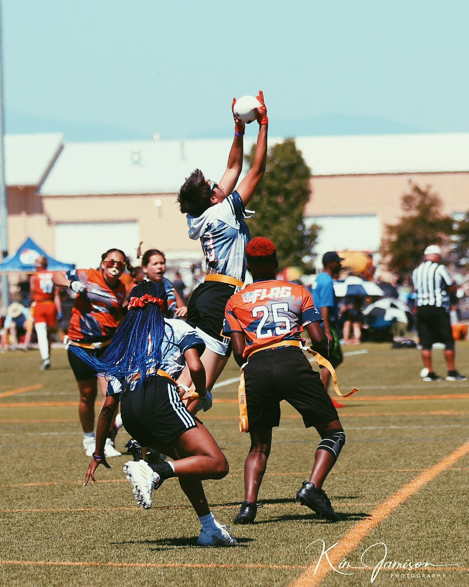 ChattyFlag's tweet photo. She grew to be 7ft… it’s #ringseason. The comeback is brewing…. “Our character is not defined by the battles we win or loose, but by the battles we dare to fight”. #chattyflag #girlsflagfootball #ringseason @ChatfieldAthle1 @chatfieldsenior https://t.co/hfHwvyOoKo