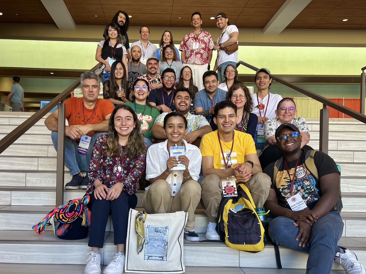 Colombian delegation at #Evol2023 #cienciacriolla 

Convergencia generacional de biólogos evolutivos colombianos